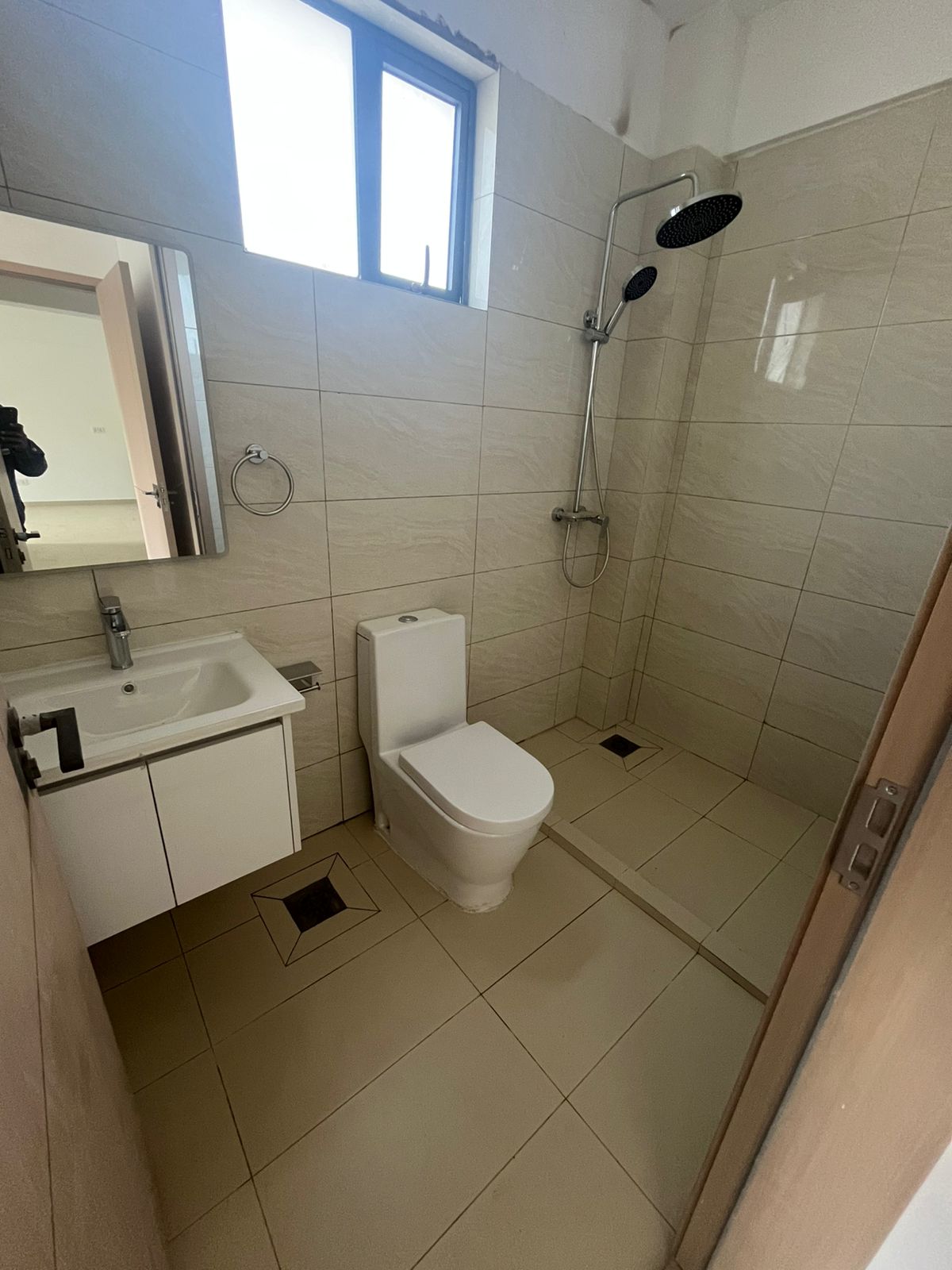 2-Bed Apartments, Gym, Pool & Lift (13)