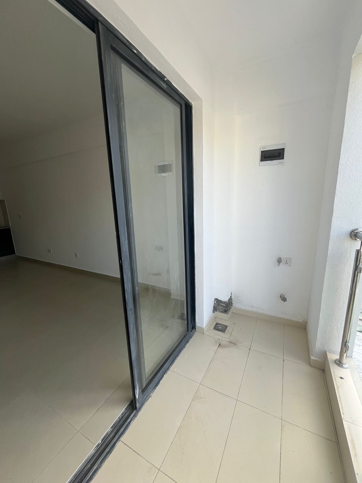 2-Bed Apartments, Gym, Pool & Lift (7)