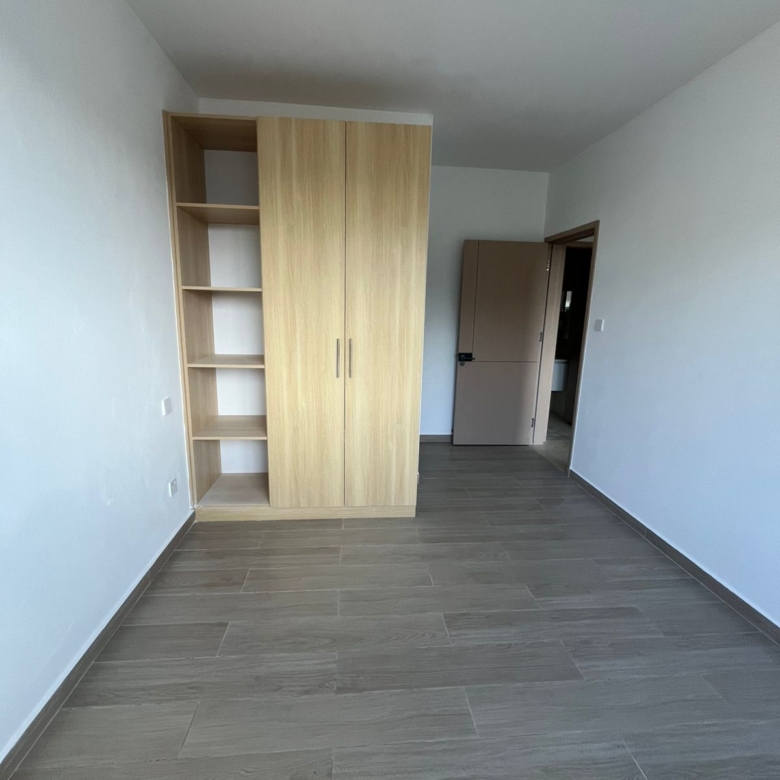 2-Bed Apartments, Gym, Pool & Lift (9)