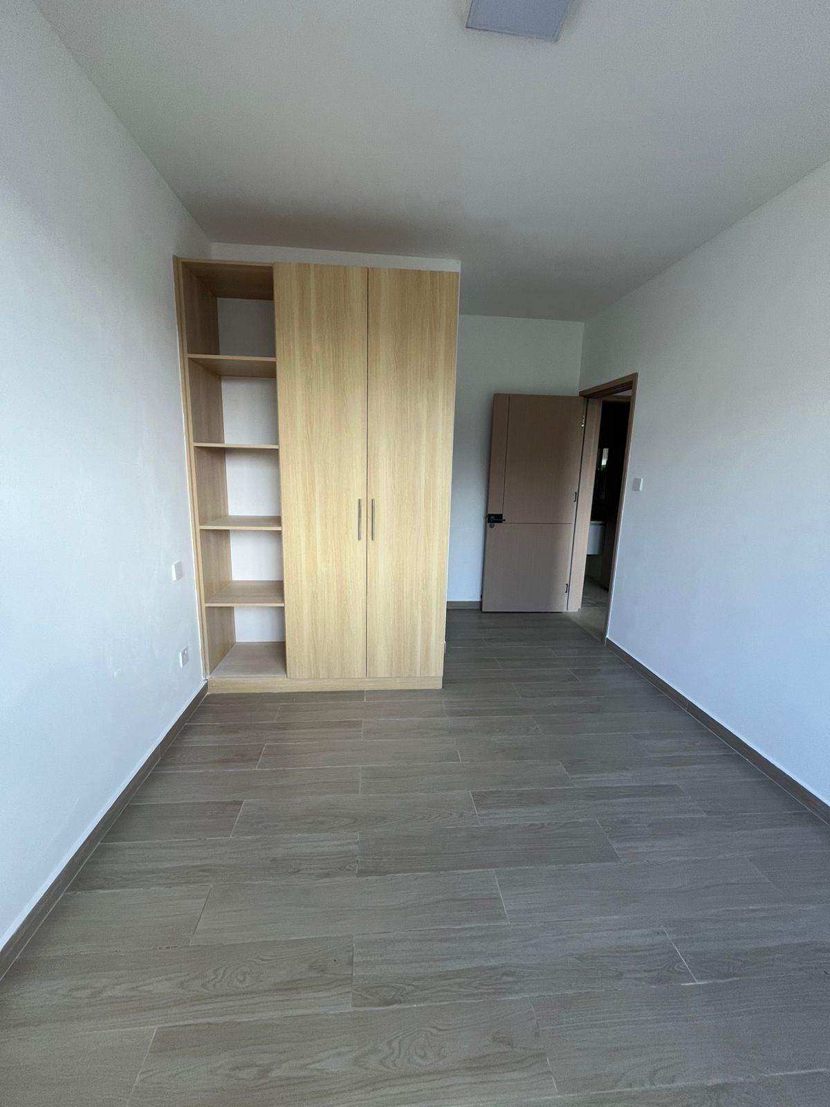 2-Bed Apartments, Gym, Pool & Lift (9)