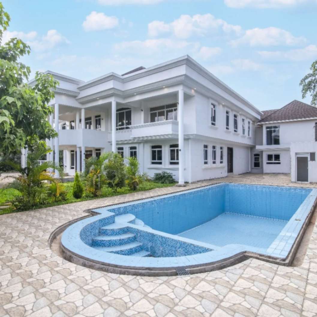 Ambassadorial 5-Bedroom Modern Maisonette for Sale in Runda, Nairobi (7)